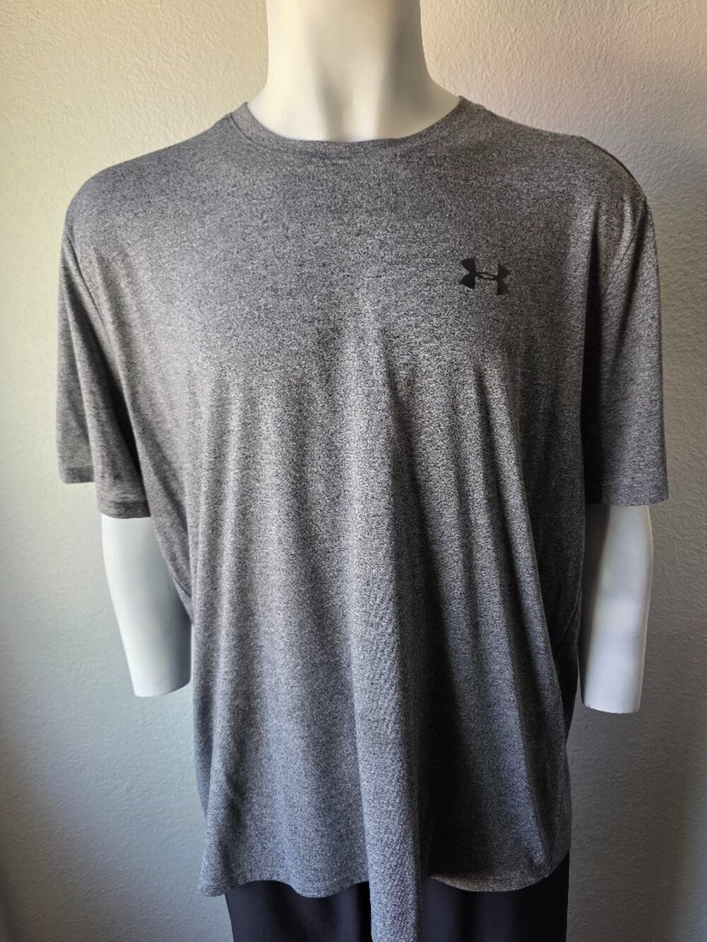 Under Armour Grey Thread Borne T shirt